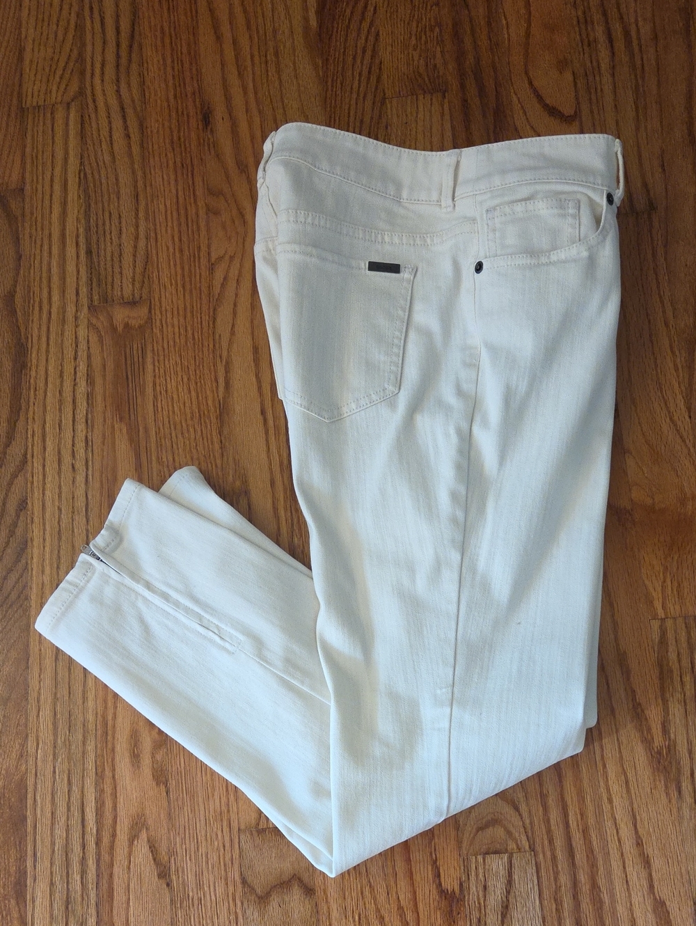 Chico's Cream/Off-White SO Slimming Jeans With Zip Ankle Hem - S/6 (Chico's .5)